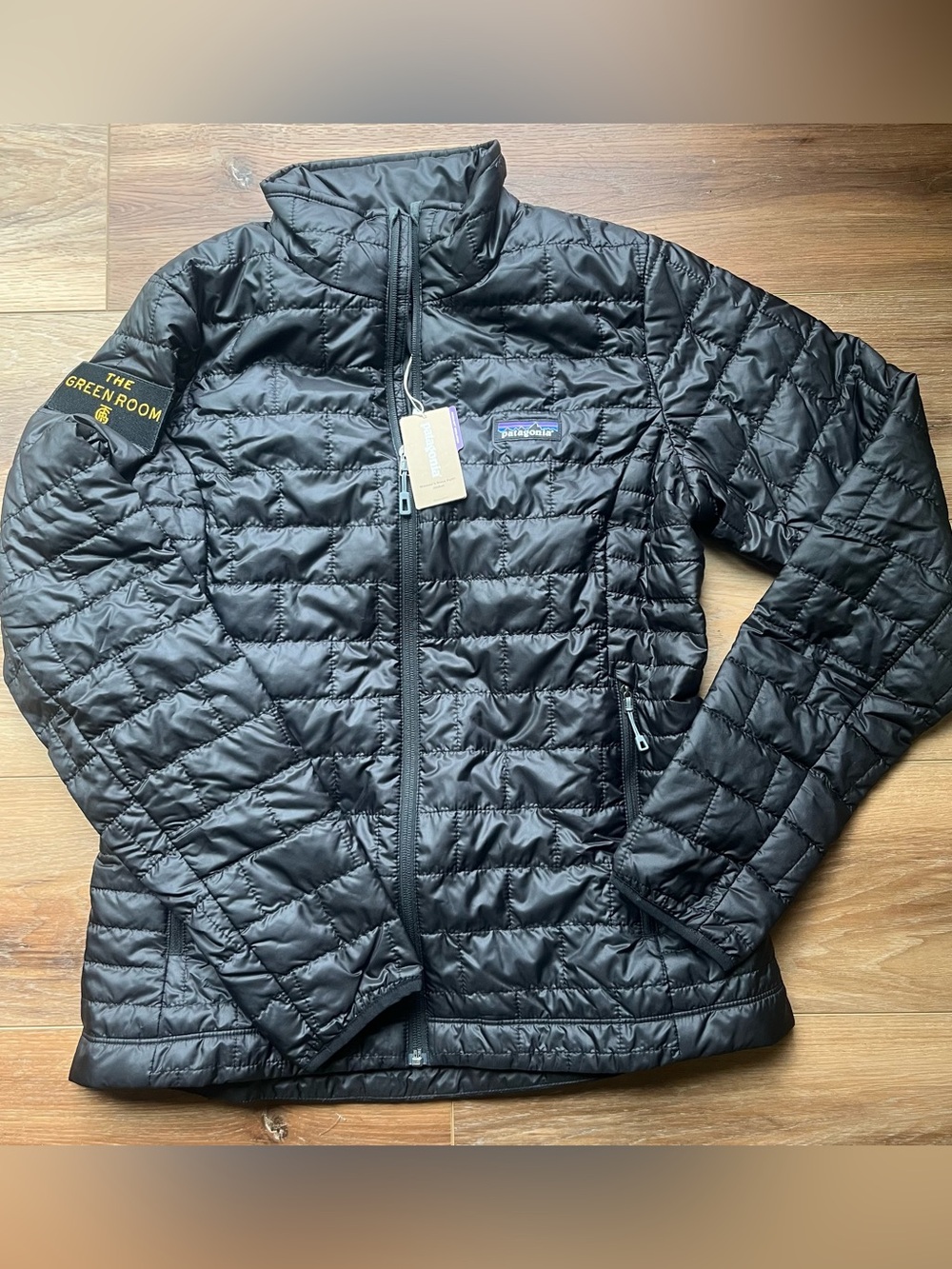 NWT Patagonia black nano puff insulated full zip black puffer jacket logo M READ